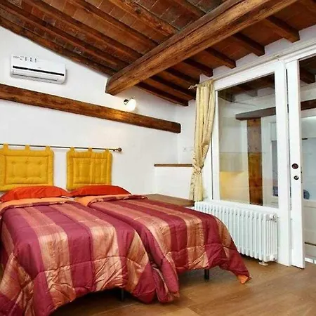 In Via Giuseppe Verdi Daire